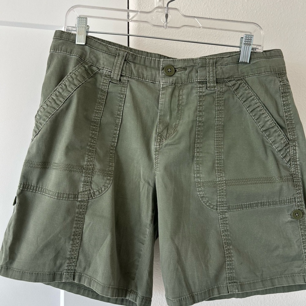 Stylish Green Cargo Shorts for Women